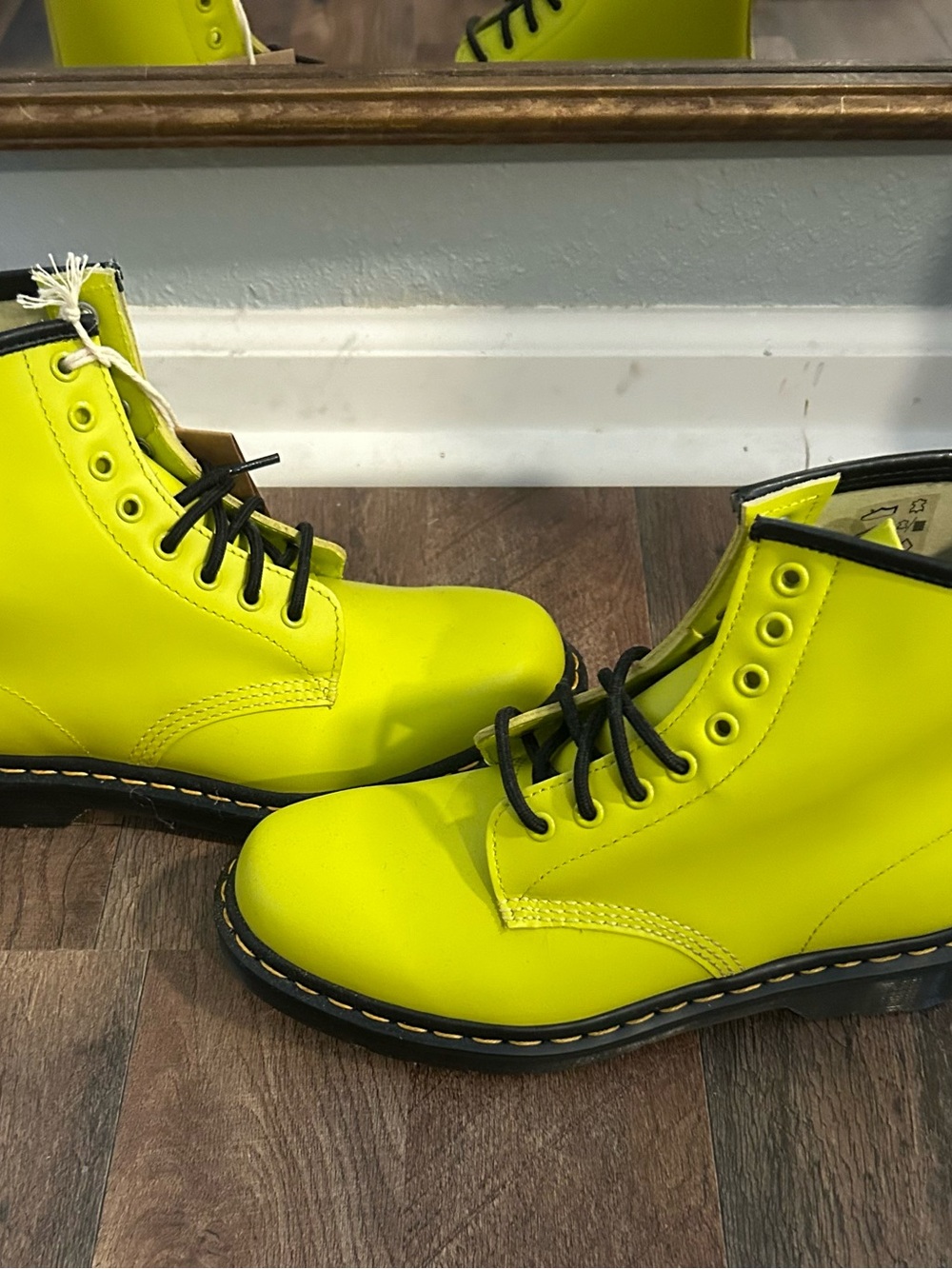Dr. Martens Boot 1460 in SULPHUR YELLOW - Picture 3 of 5